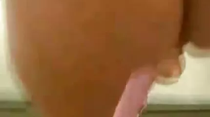 En call center medarbejder avler en dansksex bachelor for køn.