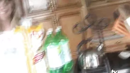 Pigen stønner fra orgasme med fyren. privat dansk sex