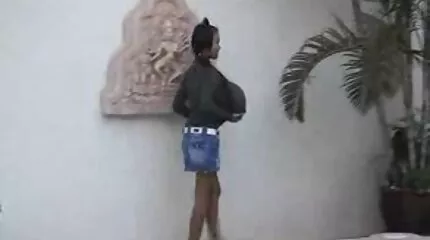 Keiran Lee gør en tynd brunette sæd fra hans pik. dansk swinger sex