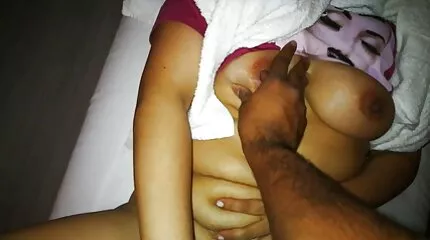 Hun tygger pik til Lil nicole brøggler sex video nella