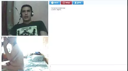 Jeg sugede en pik i badekarret og gik danske amatører sex til at kneppe.