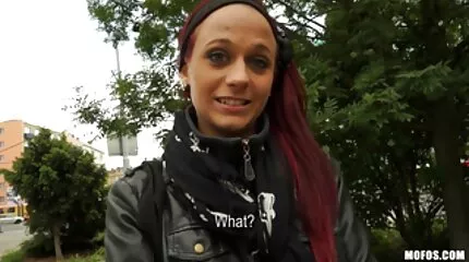 Russisk gammel dansk porno anal fuck med en tatoveret røvhul.