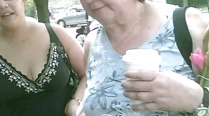 Herskerinder straffer dansk webcam sex slave pige med lesbiske spil.