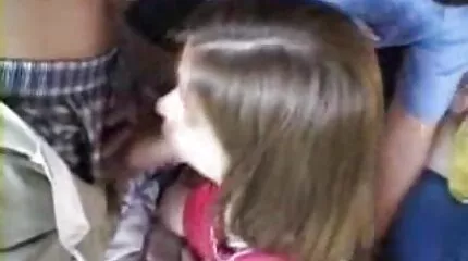 Sorte kvinder sutter en hvid mands pik. gammel dansk porno