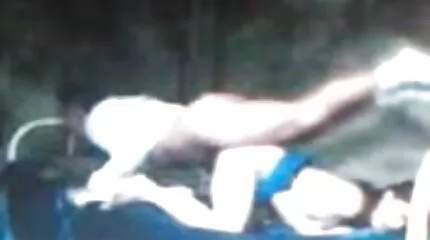 Pige suger klitoris til dansk sex cam enden.