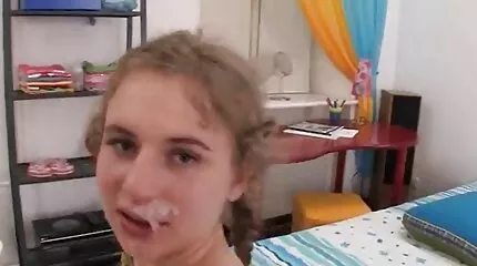 Cumshot i røven af en sort dansk snapchat porno kvinde.