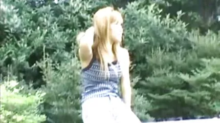 Han provokerer en fyr til at kneppe i tysk sex røvhullet.