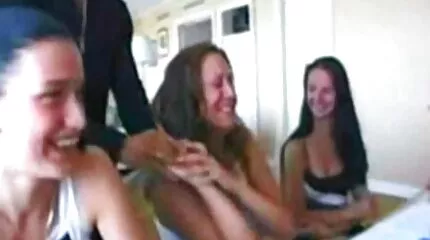 At elske en pige på gratis dansk sex video en picnic.