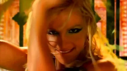 Fuck brunette brunette Paulina Yosemin på første personer gratis dansk sex synsvinkel kamera.