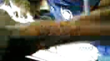 En journalist knepper en gammel dansk porno stjerne i den spanske serie under en samtale.