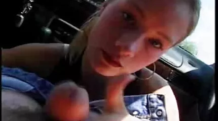 Fuck en snigende kvinde i badeværelset. danske sex tube