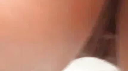 Rengøring webcam sex dansk dame giver røv og fisse.